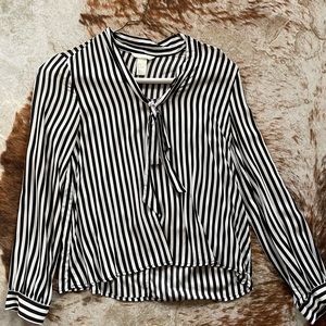 Black/White Blouse with front neck ties feature.